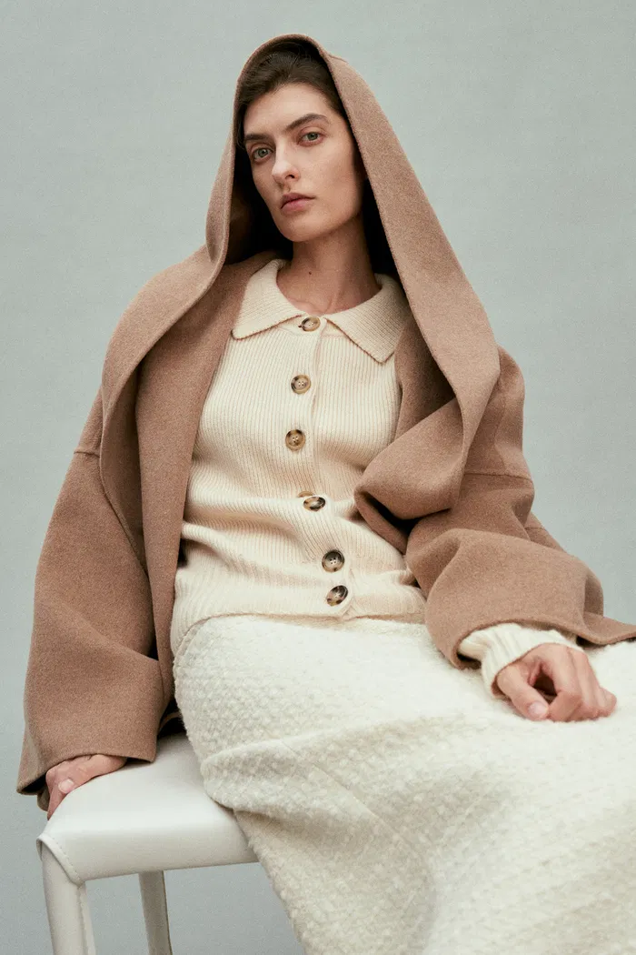 8807-demi-collared-cardigan-in-merino-wool-cashmere-1.webp