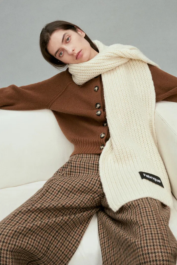 8813-demi-collared-cardigan-in-merino-wool-cashmere-1.webp