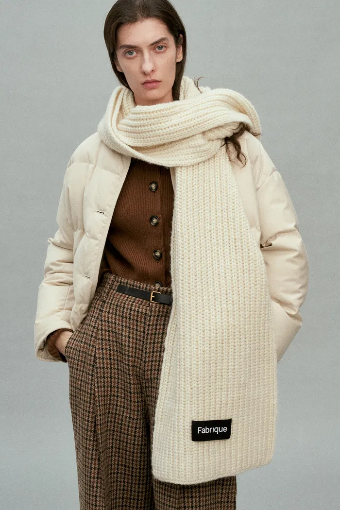 8813-demi-collared-cardigan-in-merino-wool-cashmere-1.webp