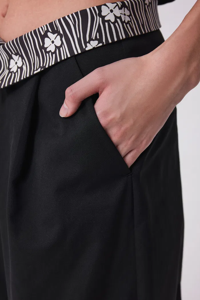 8922-bay-printed-barrel-leg-pants-in-cotton-blend-1.webp