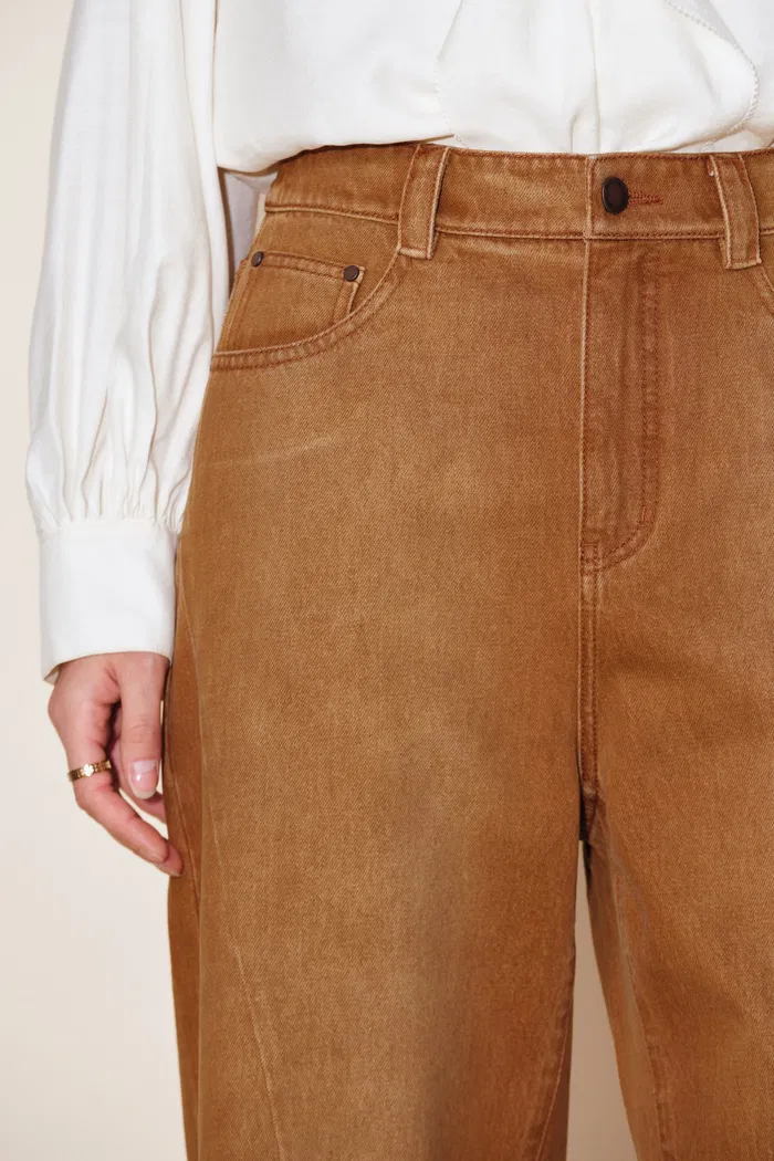 894-charlotte-gradient-barrel-leg-jeans-in-cotton-denim-1.webp