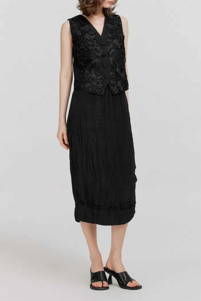 8944-engrave-silk-wool-blend-embroidered-vest-1.webp