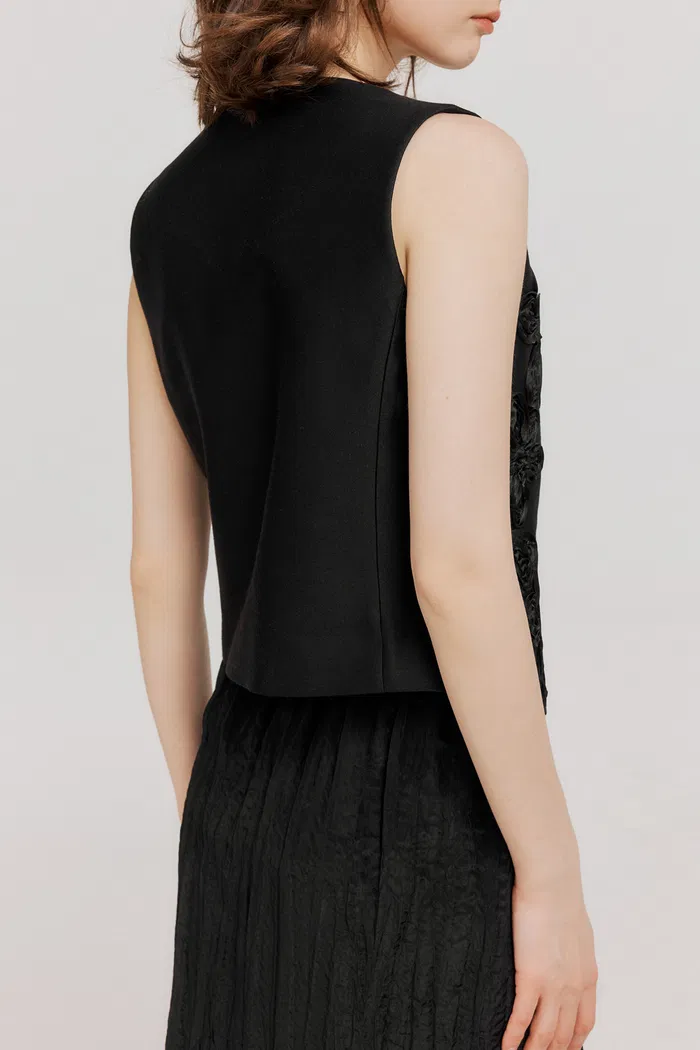 8944-engrave-silk-wool-blend-embroidered-vest-1.webp