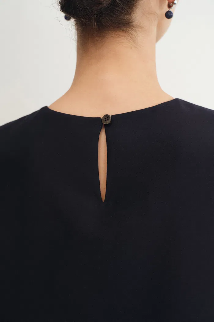9022-zhen-ribbon-embroidery-short-sleeveless-dress-in-silk-wool-satin-1.webp
