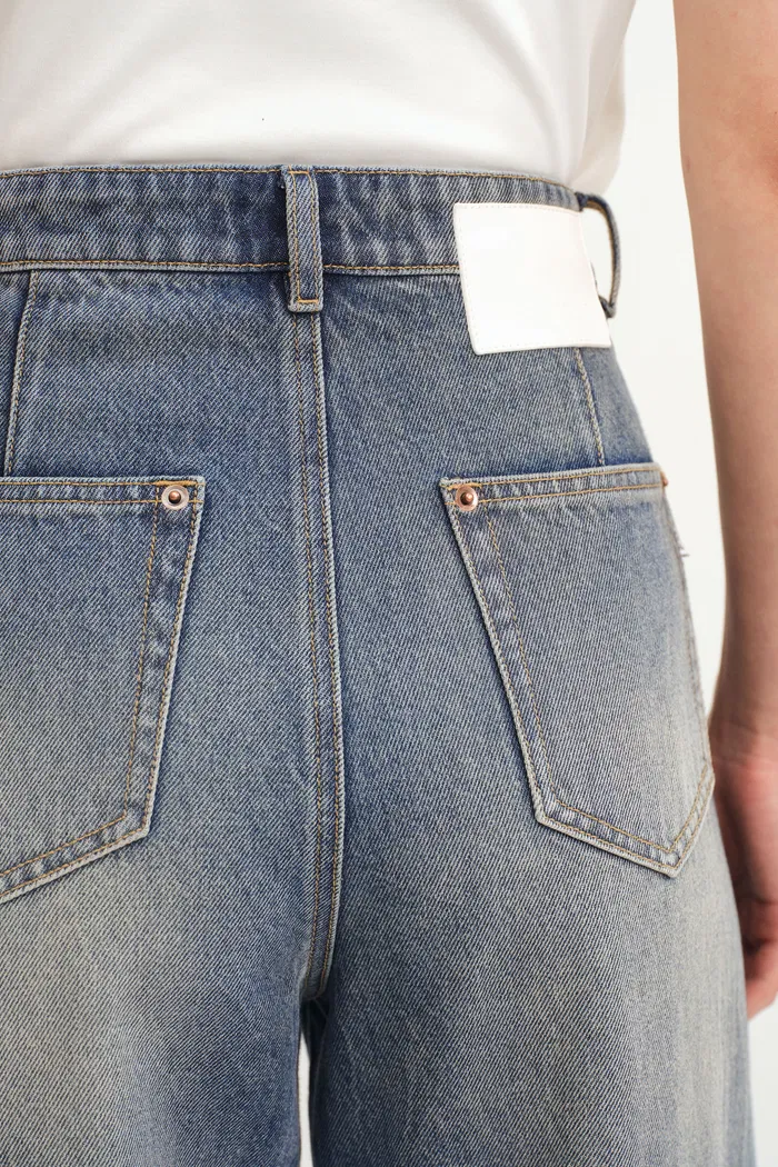 9036-zeki-baggy-barrel-leg-jeans-in-cotton-denim-1.webp