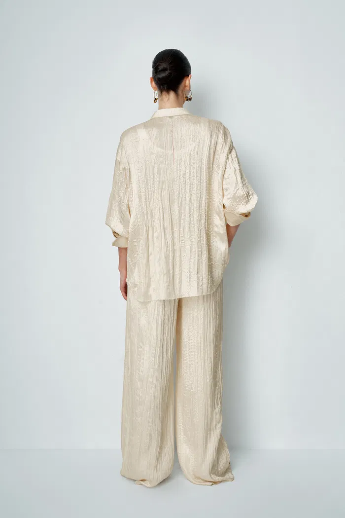 9058-chiara-crinkled-shirt-in-pleated-satin-1.webp