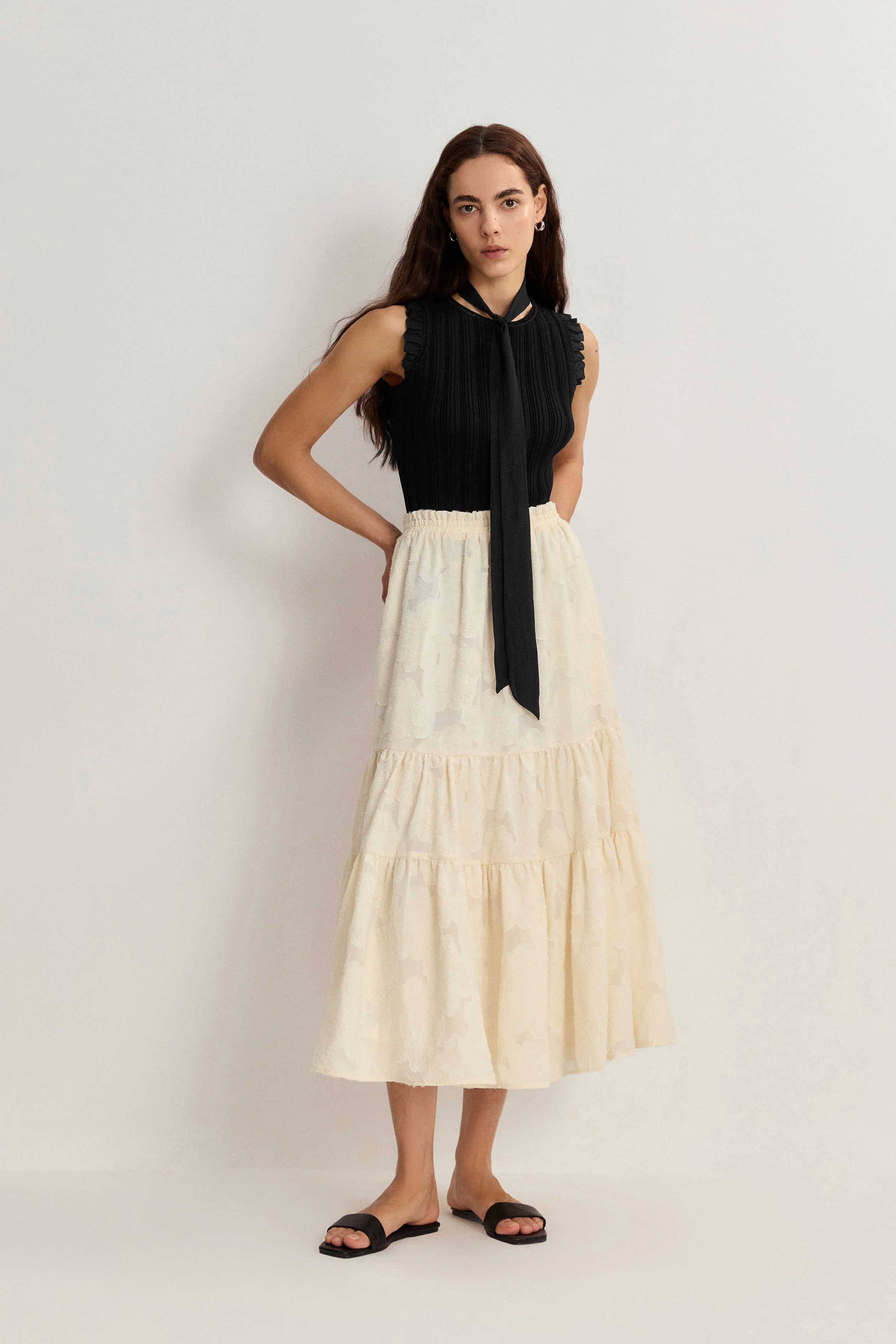 Rose Hand Crochet Sleeveless Black Top in Stretch Yarn