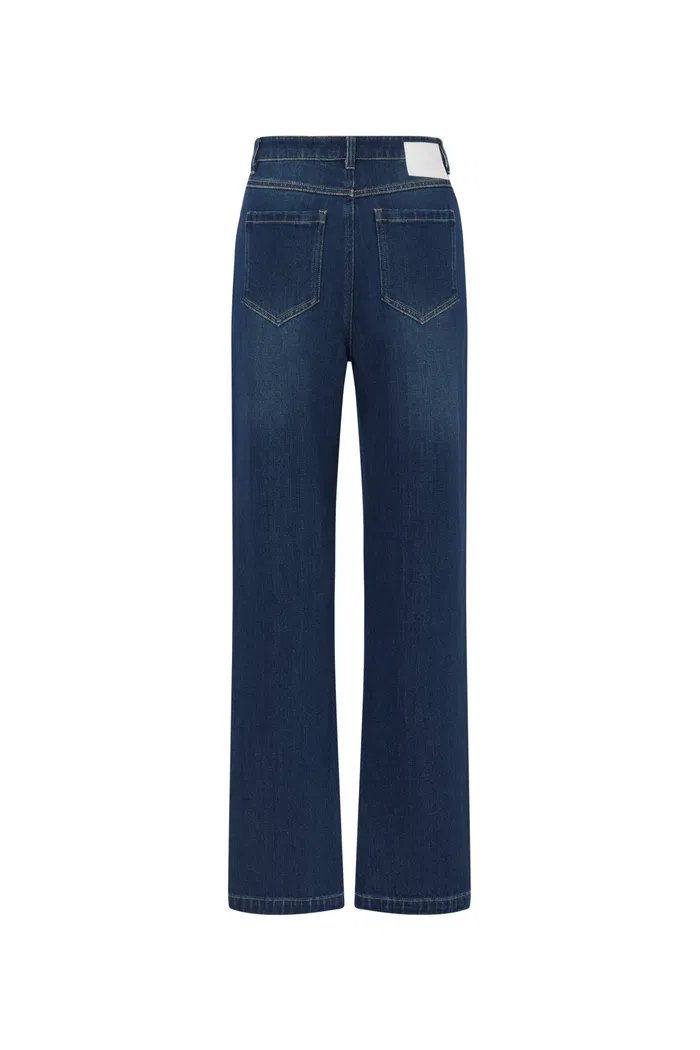 9194-nicola-tapered-jeans-in-stretchy-denim-1.webp