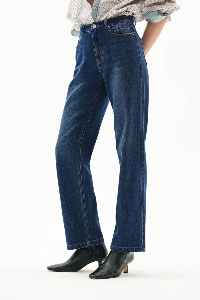 9194-nicola-tapered-jeans-in-stretchy-denim-1.webp