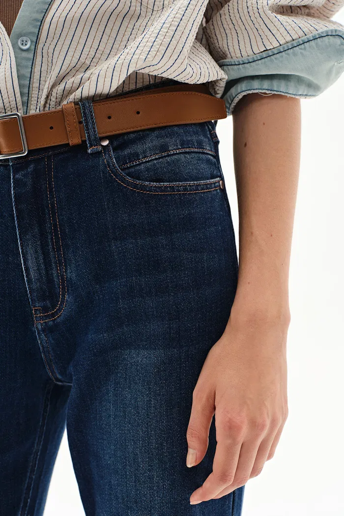9194-nicola-tapered-jeans-in-stretchy-denim-1.webp