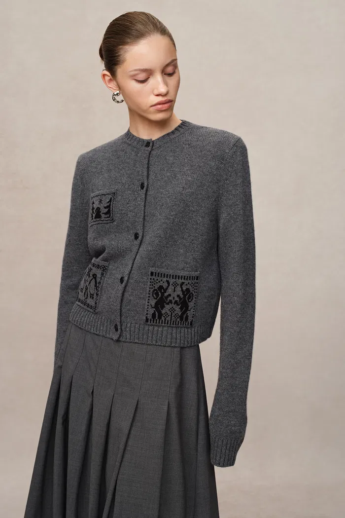 9202-galop-jacquard-cardigan-in-merino-cashmere-knit-1.webp