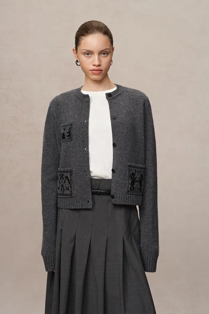 9202-galop-jacquard-cardigan-in-merino-cashmere-knit-1.webp