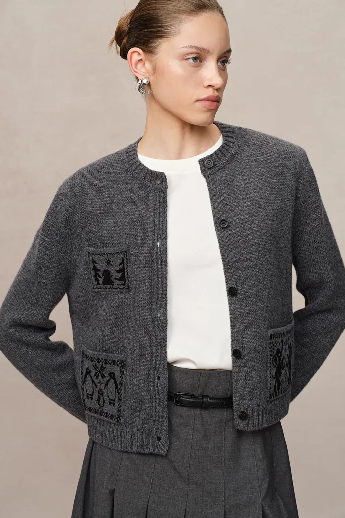 9202-galop-jacquard-cardigan-in-merino-cashmere-knit-1.webp