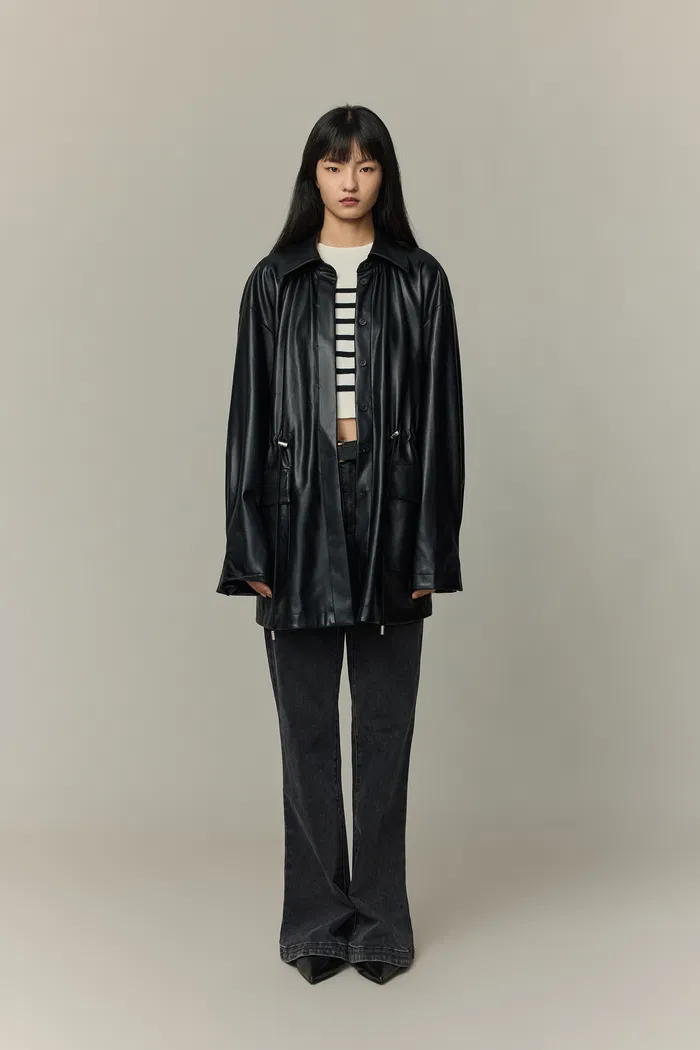 9260-field-oversized-shirt-in-vegan-leather-1.webp