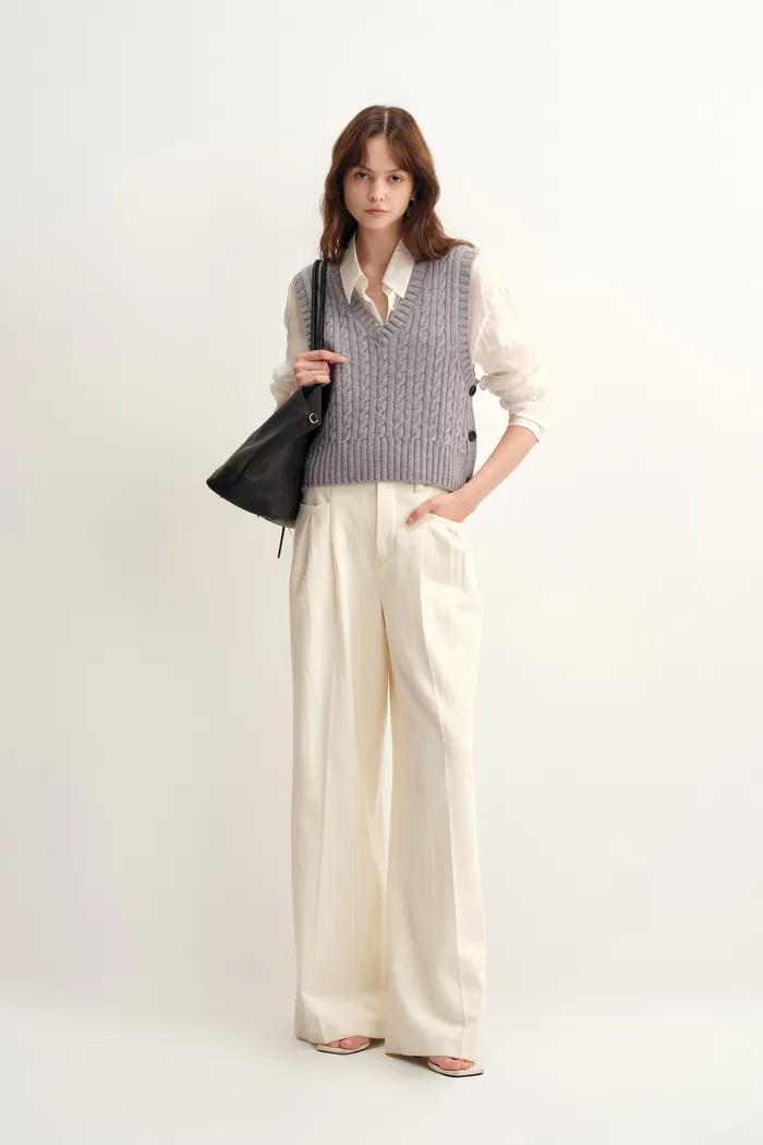 Winnie V Neck Sleeveless Top in Merino Wool Cable Knit