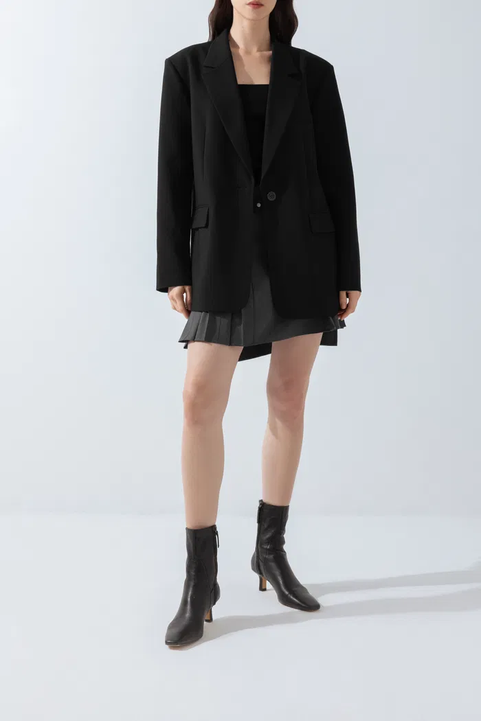 9385-bella-black-detachable-belt-blazer-in-viscose-blend-1.webp