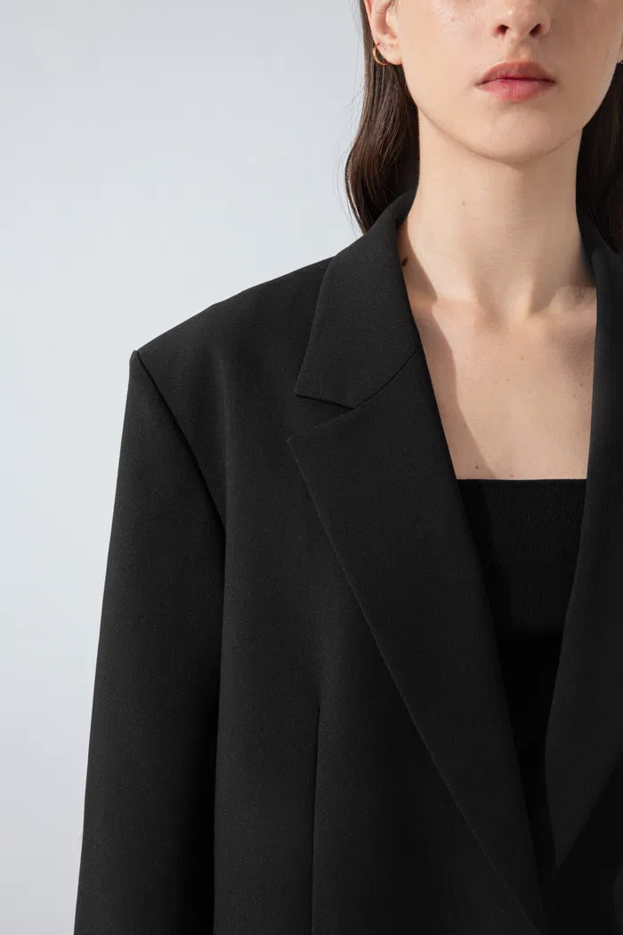 9385-bella-black-detachable-belt-blazer-in-viscose-blend-1.webp