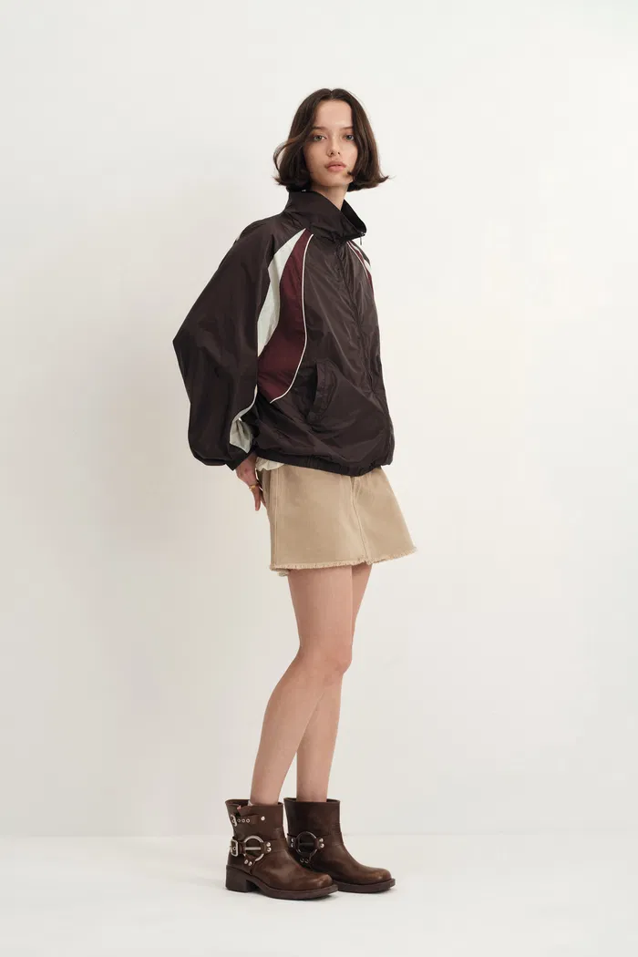 9399-kari-lightweight-windbreaker-jacket-in-ultra-light-nylon-1.webp