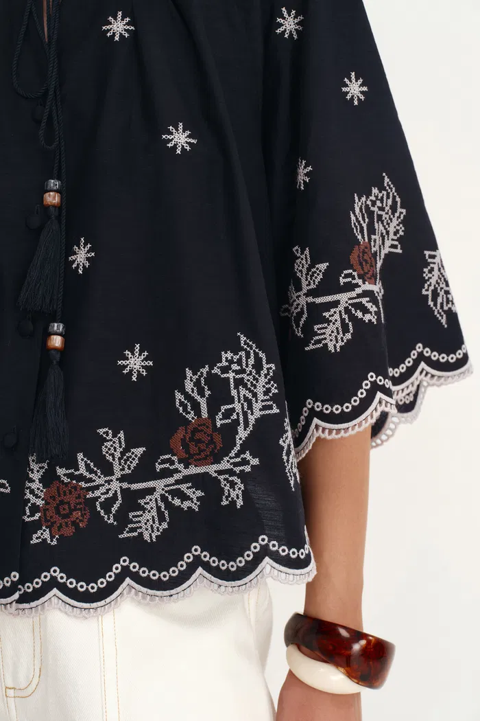 9449-thea-embroidered-scalloped-hem-blouse-in-tencel-linen-blend-1.webp