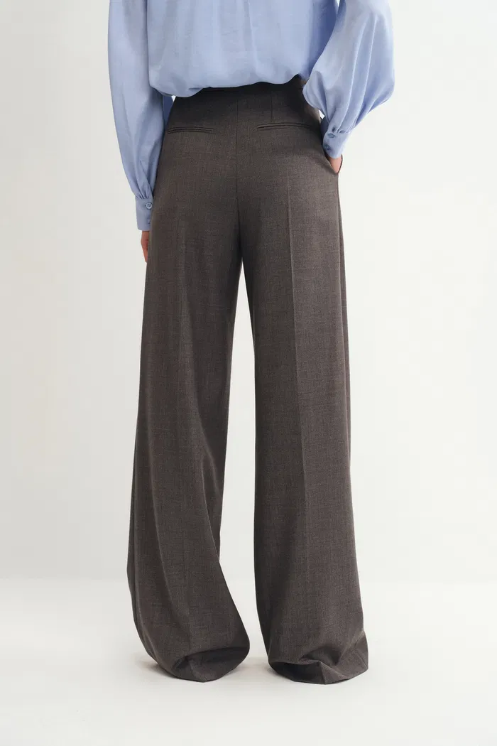 9463-paula-pleated-double-button-trousers-in-wool-silk-blend-1.webp