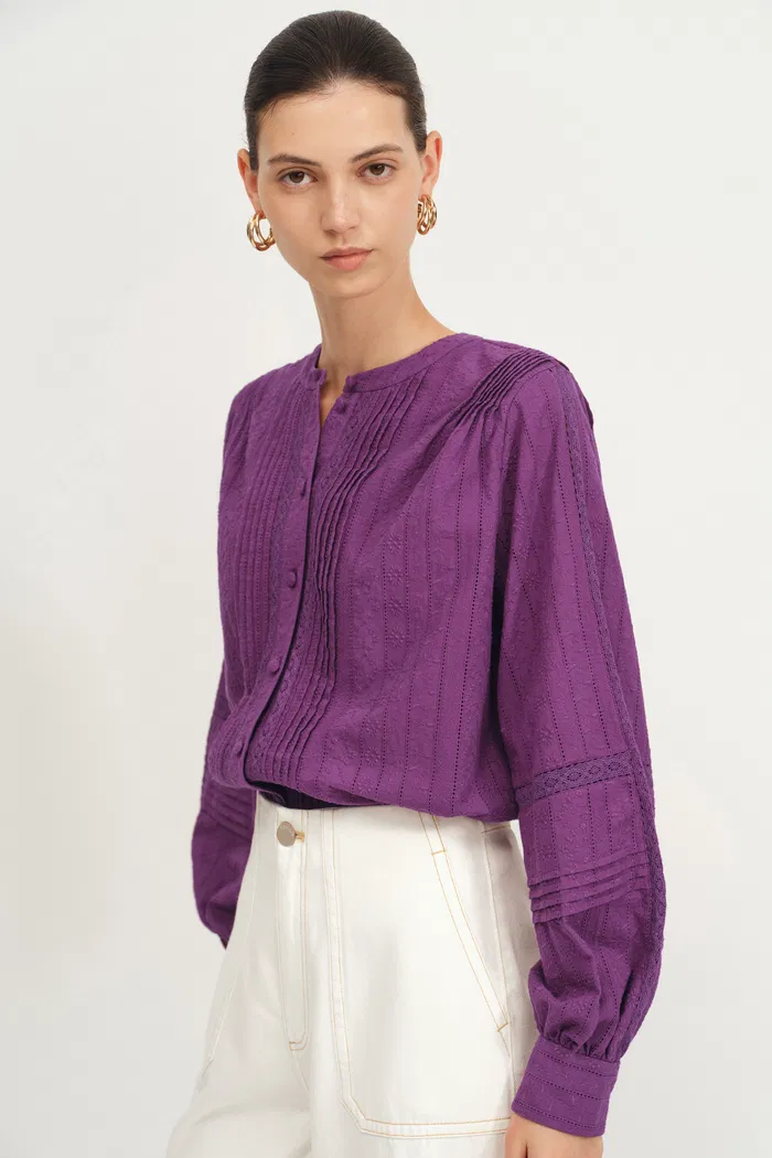 9471-doreen-crew-neck-top-in-embroidered-cotton-1.webp