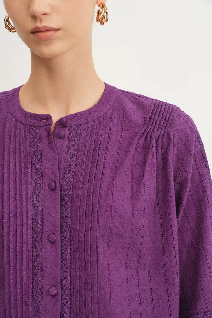 9471-doreen-crew-neck-top-in-embroidered-cotton-1.webp