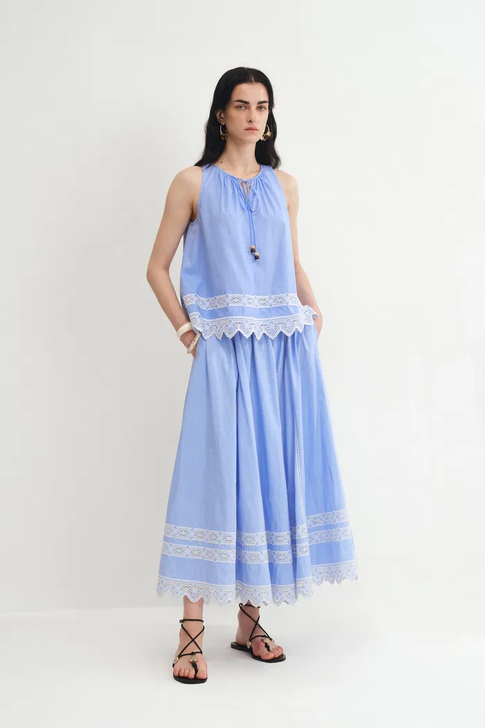9497-margherita-embroidery-sleeveless-top-in-premium-cotton-poplin-1.webp