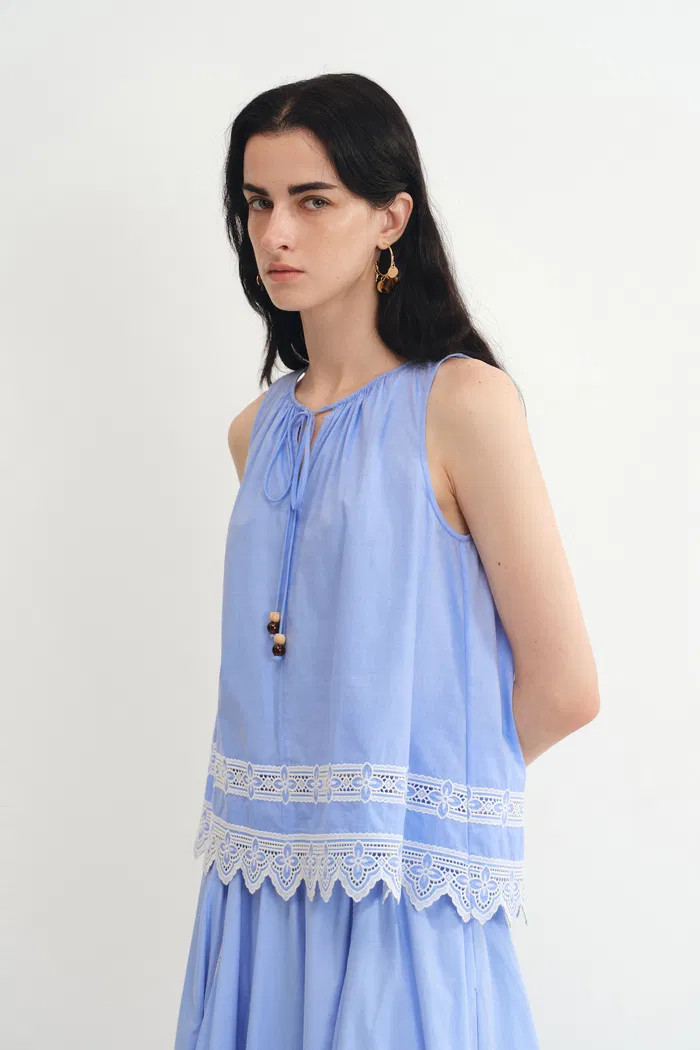 9497-margherita-embroidery-sleeveless-top-in-premium-cotton-poplin-1.webp