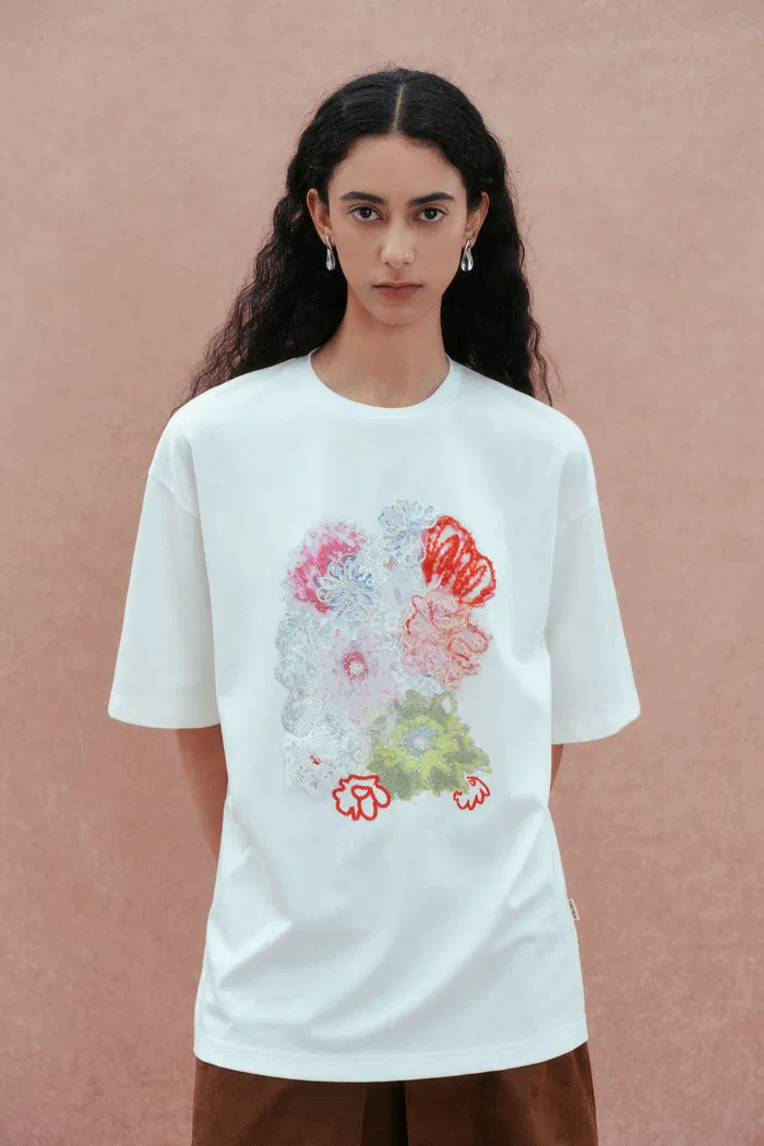 9541-cutie-flora-print-and-embroidery-t-shirt-in-cotton-jersey-1.webp