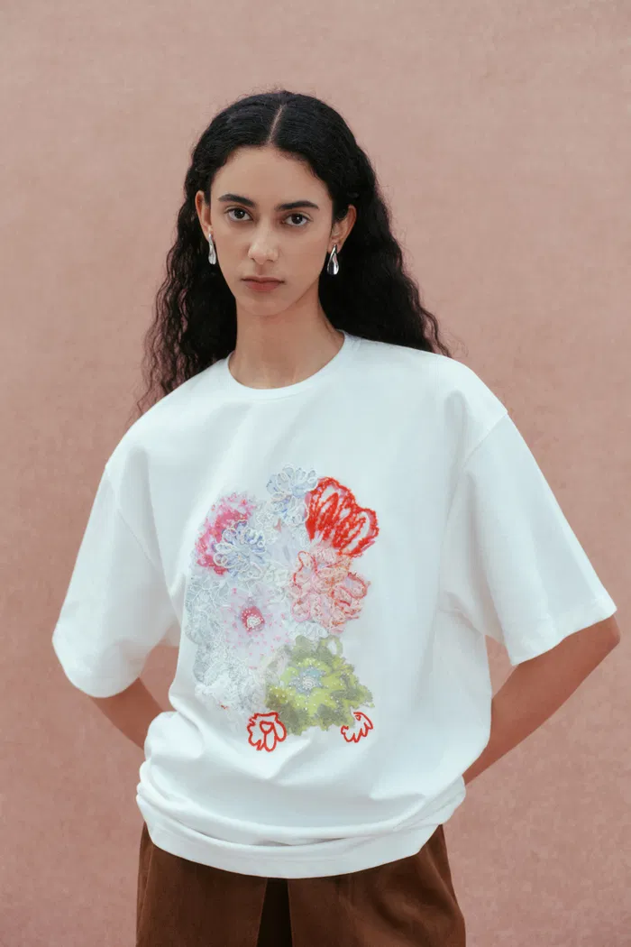 9541-cutie-flora-print-and-embroidery-t-shirt-in-cotton-jersey-1.webp