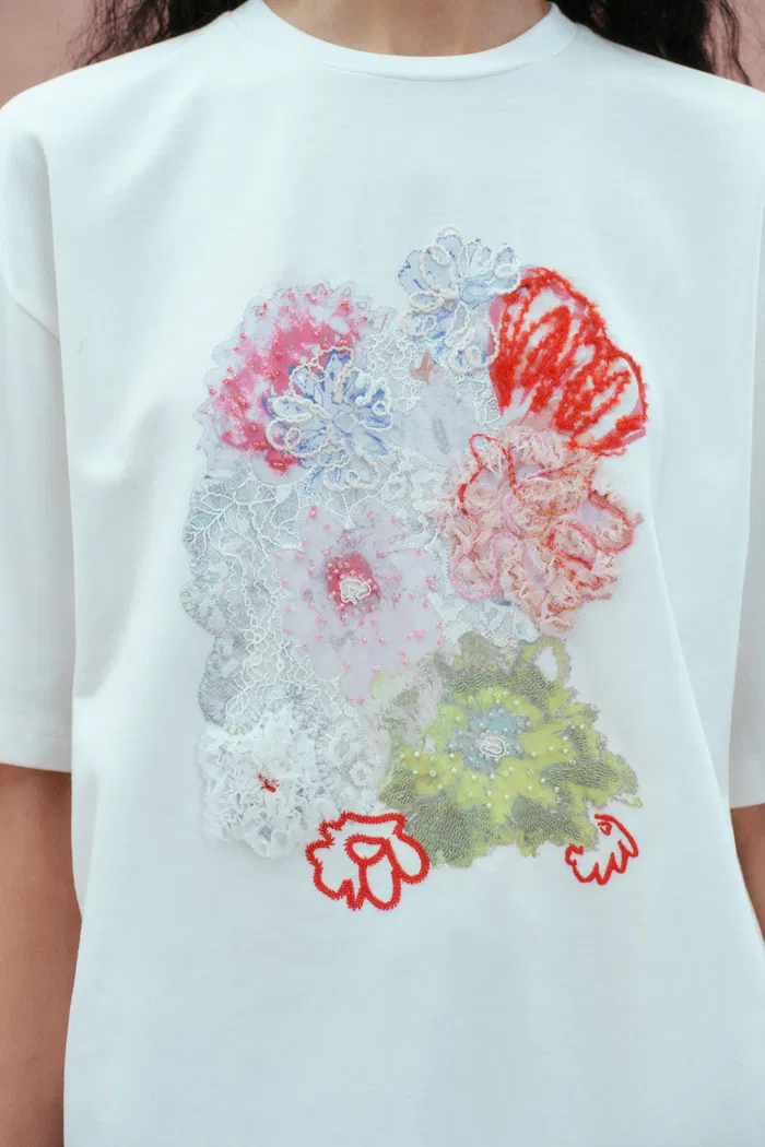 9541-cutie-flora-print-and-embroidery-t-shirt-in-cotton-jersey-1.webp