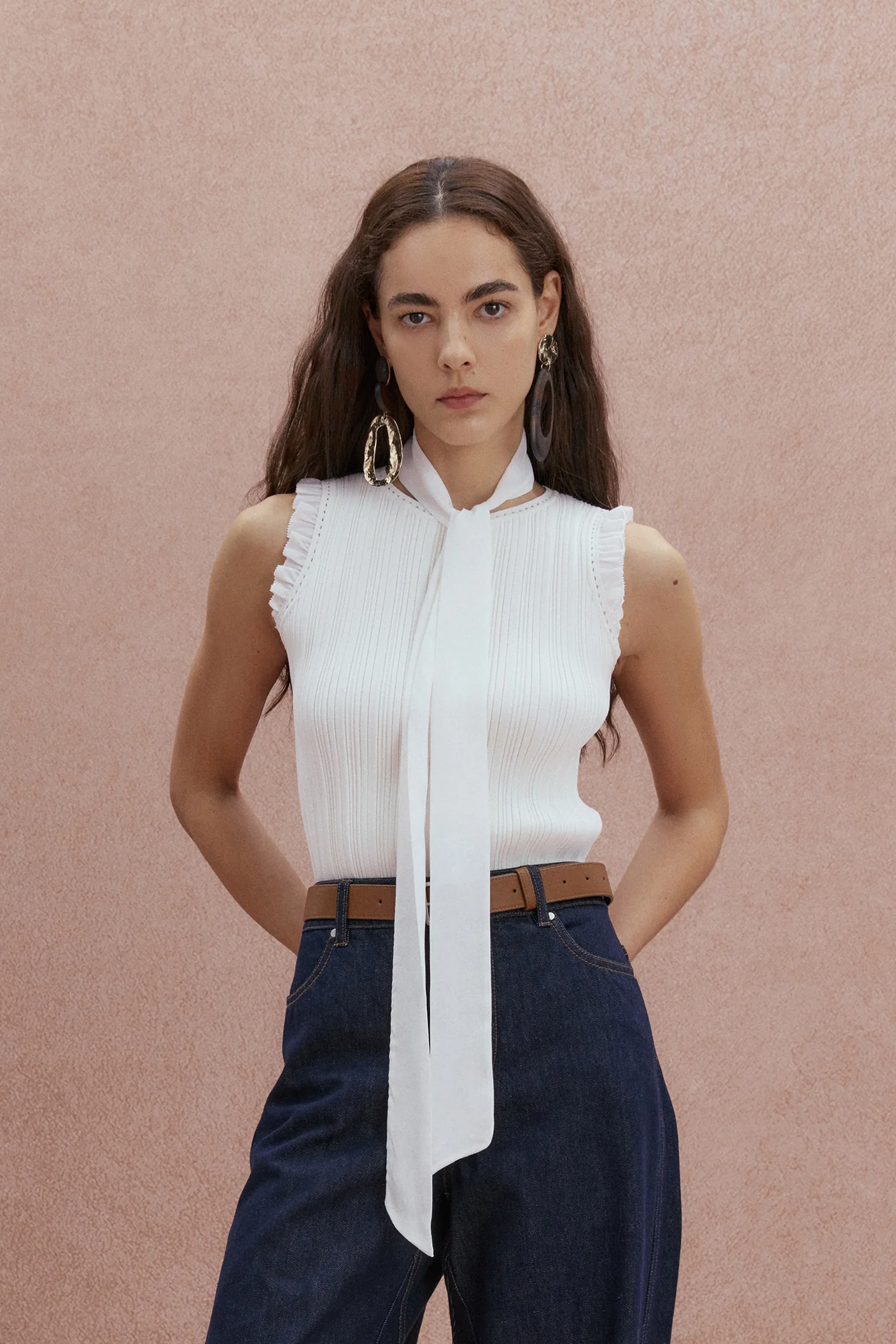 Rose Hand Crochet Sleeveless White Top in Stretch Yarn