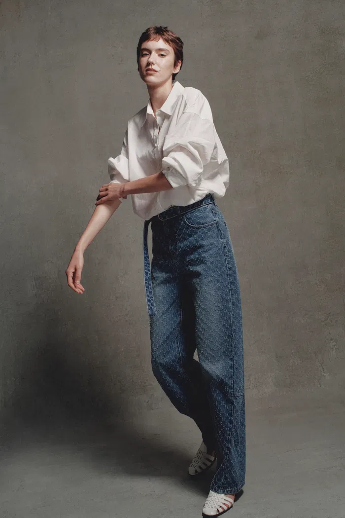 966-skylar-belted-textured-gradient-jeans-in-jacquard-cotton-denim-1.webp