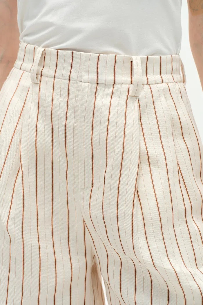 9688-blakeney-striped-suit-shorts-in-linen-1.webp