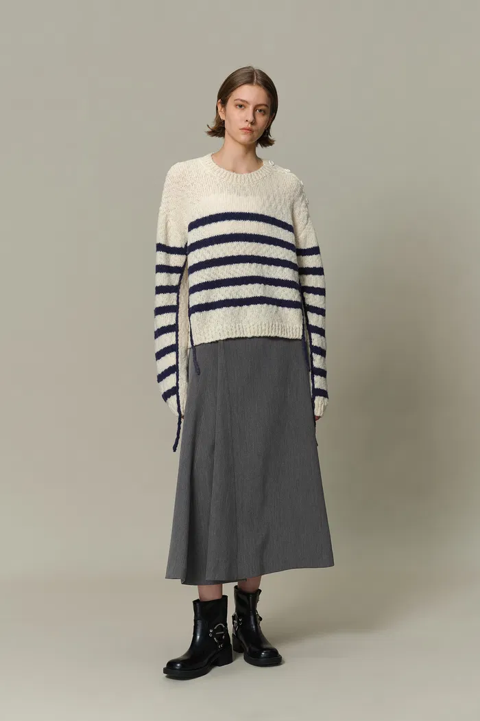Milla Asymmetrical Skirt in Wrinkle-Resistant Fabric