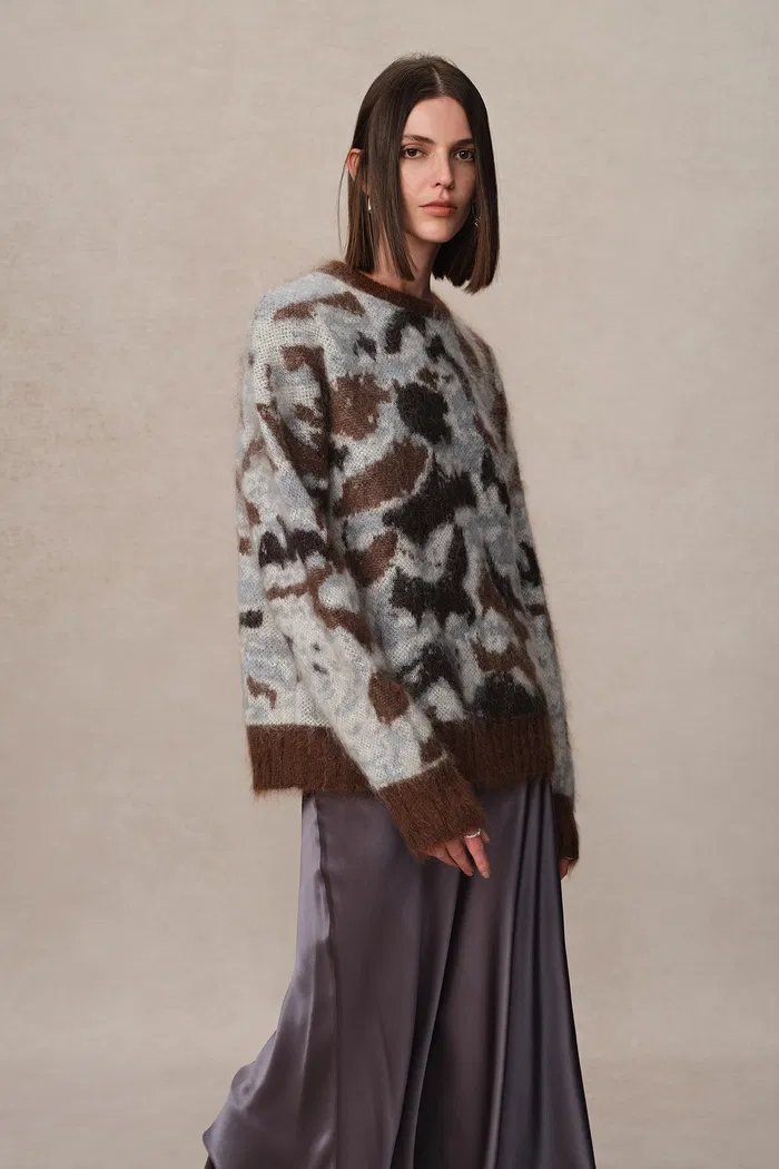 9740-fera-leopard-jacquard-sweater-in-kid-mohair-blend-knit-1.webp