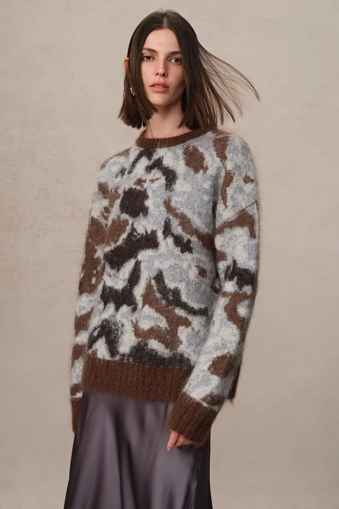 9740-fera-leopard-jacquard-sweater-in-kid-mohair-blend-knit-1.webp