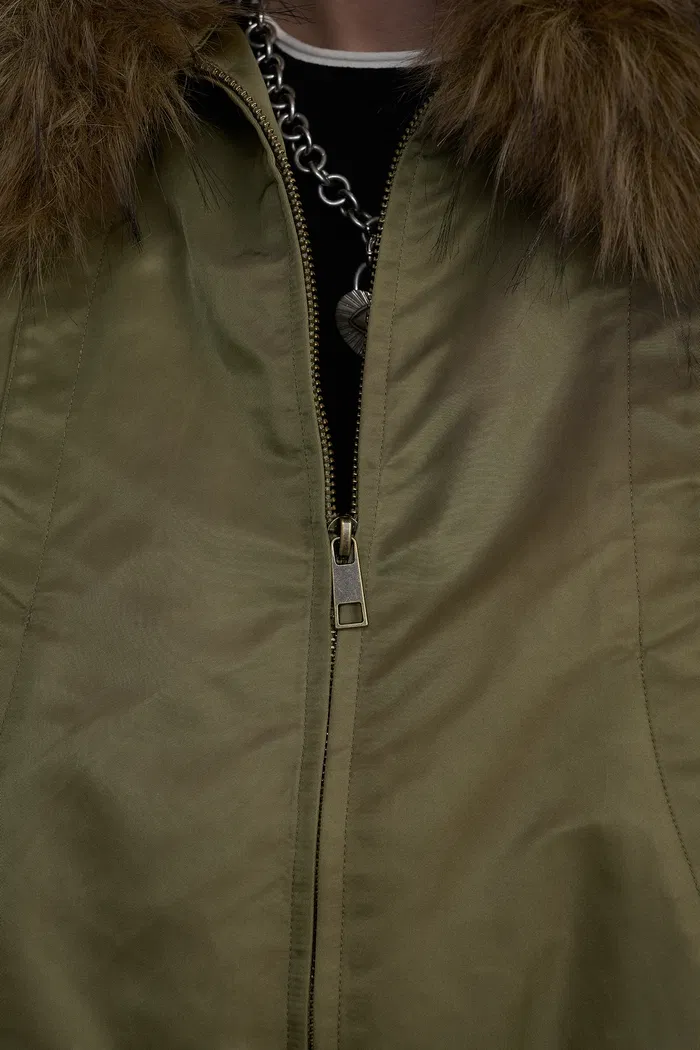 9762-pinsya-fur-collar-water-repellent-down-jacket-in-white-duck-down-1.webp