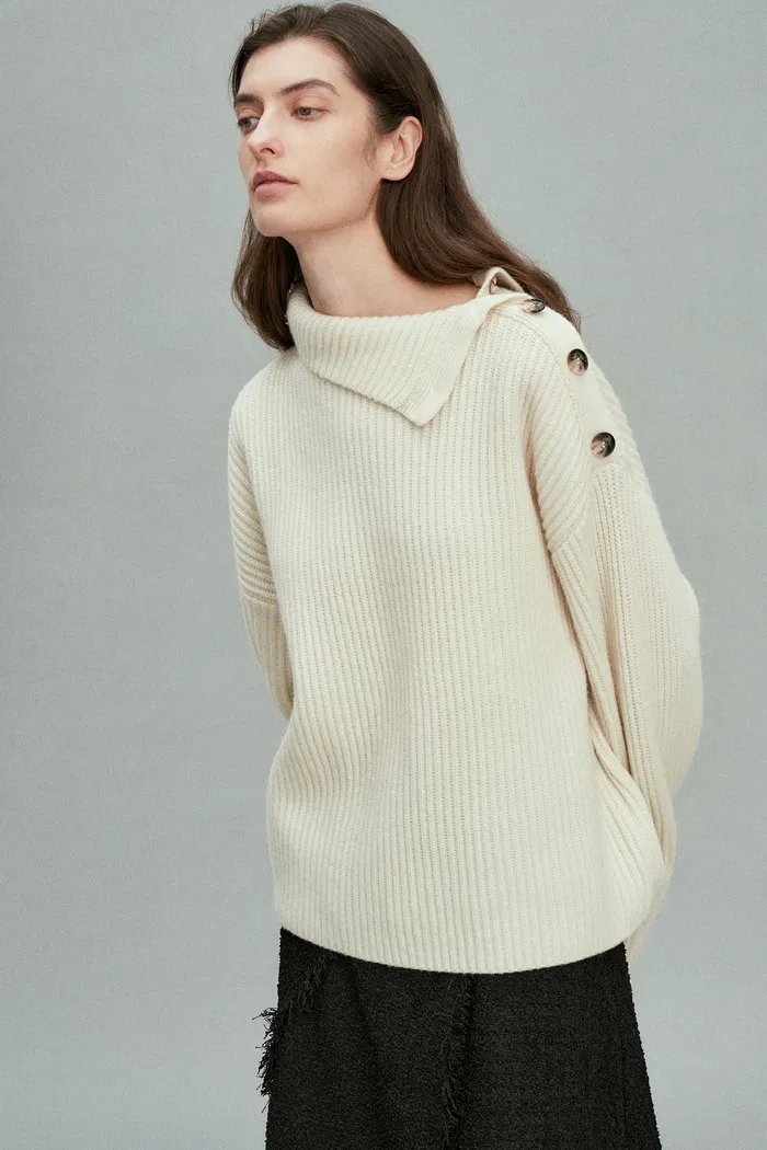 9778-soleil-classic-sweater-in-merino-cashmere-knit-1.webp