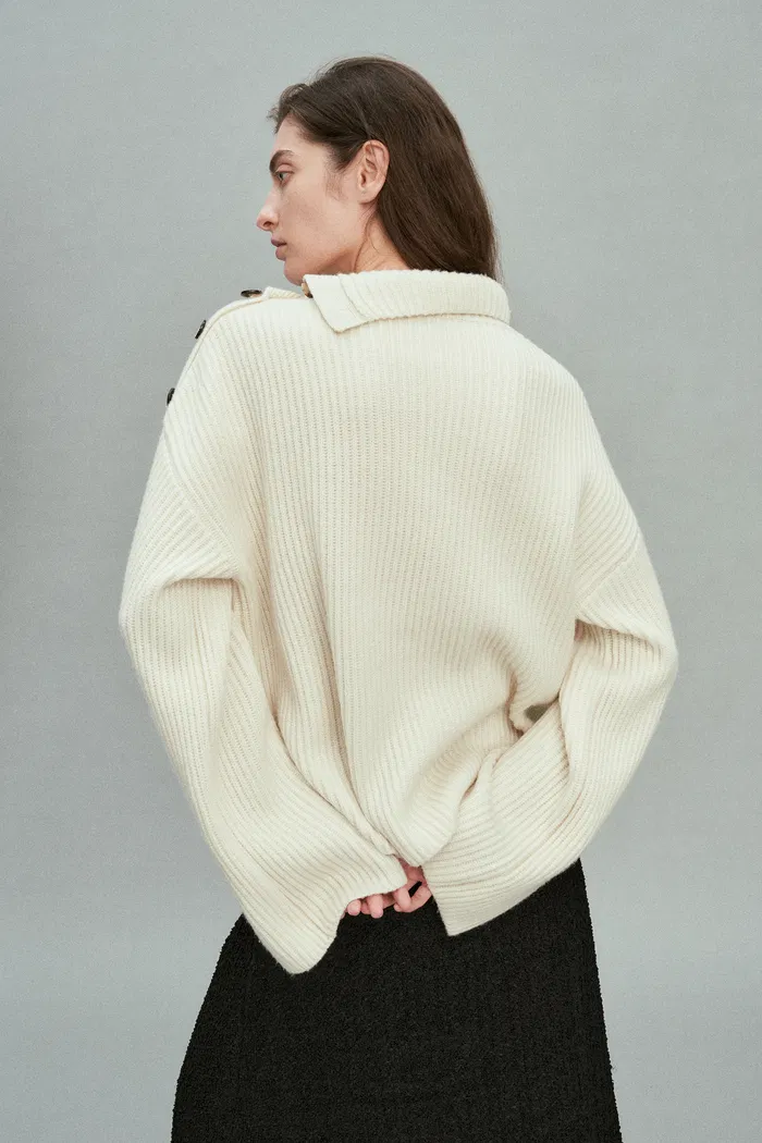 9778-soleil-classic-sweater-in-merino-cashmere-knit-1.webp
