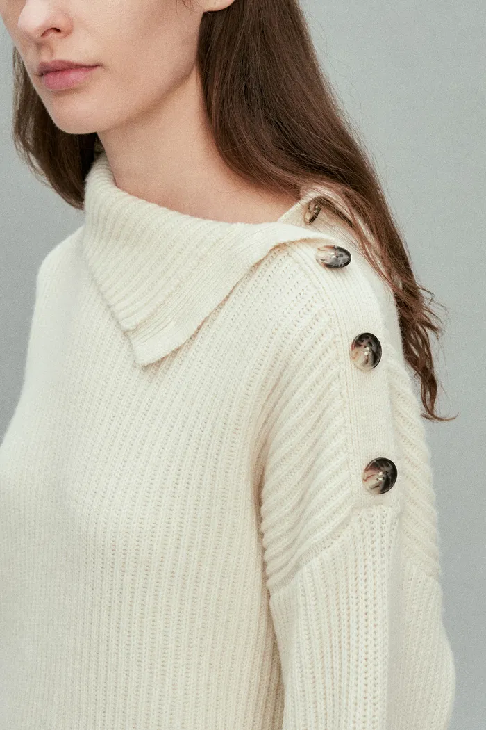 9778-soleil-classic-sweater-in-merino-cashmere-knit-1.webp