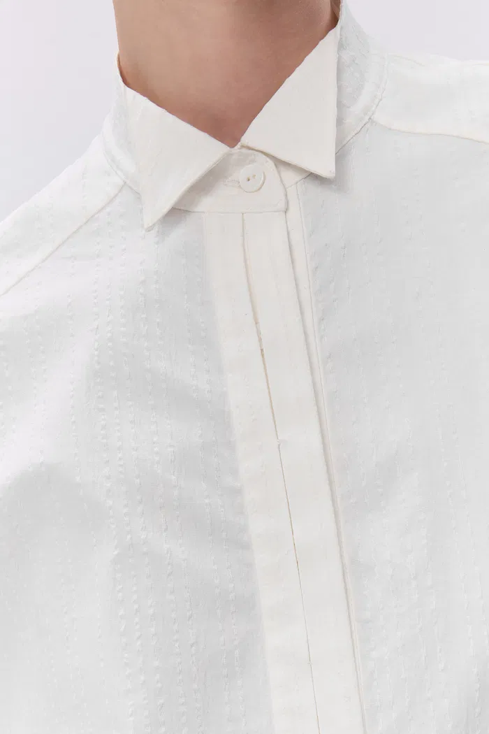 9812-tuxedo-wing-collar-shirt-in-cotton-bubble-yarn-1.webp