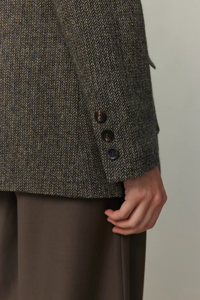 9820-lyudmila-safari-pockets-blazer-in-wool-herringbone-1.webp