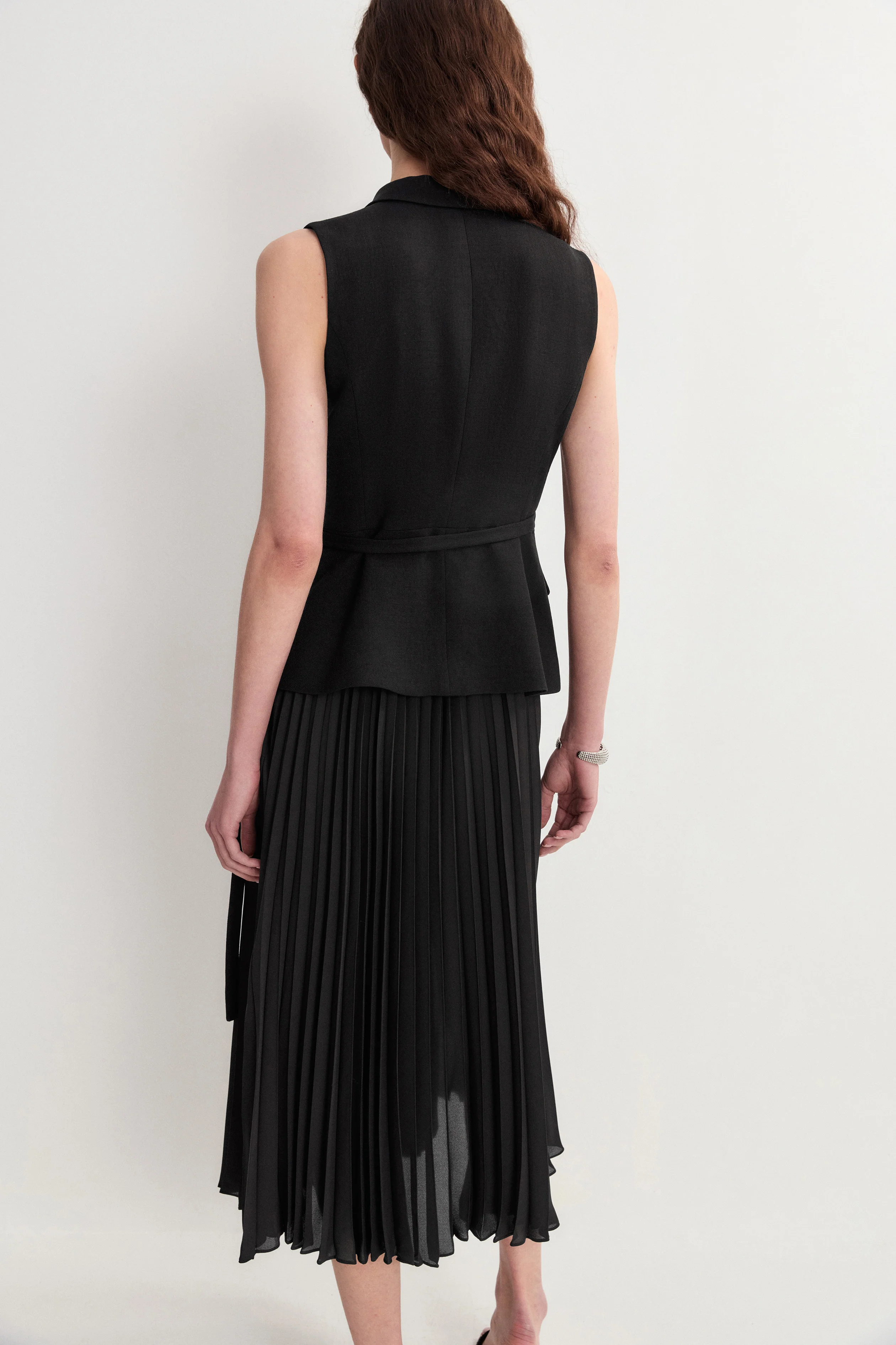 990-sherry-sleeveless-pleated-dress-1.webp