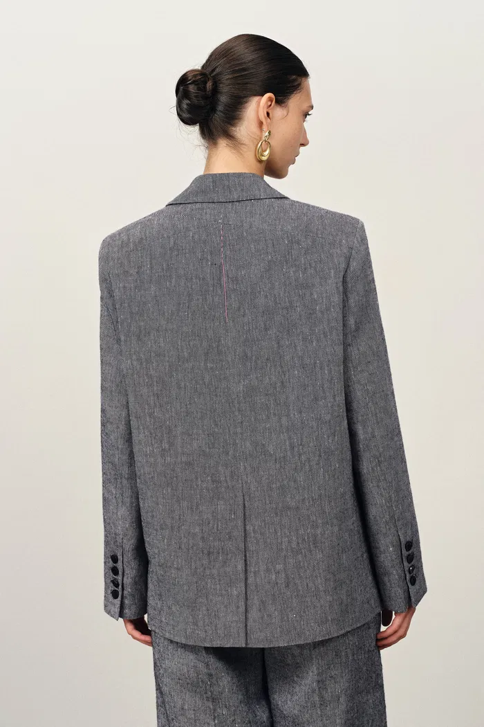 9932-lilian-sharp-lapel-straight-cut-blazer-in-merino-linen-blend-1.webp