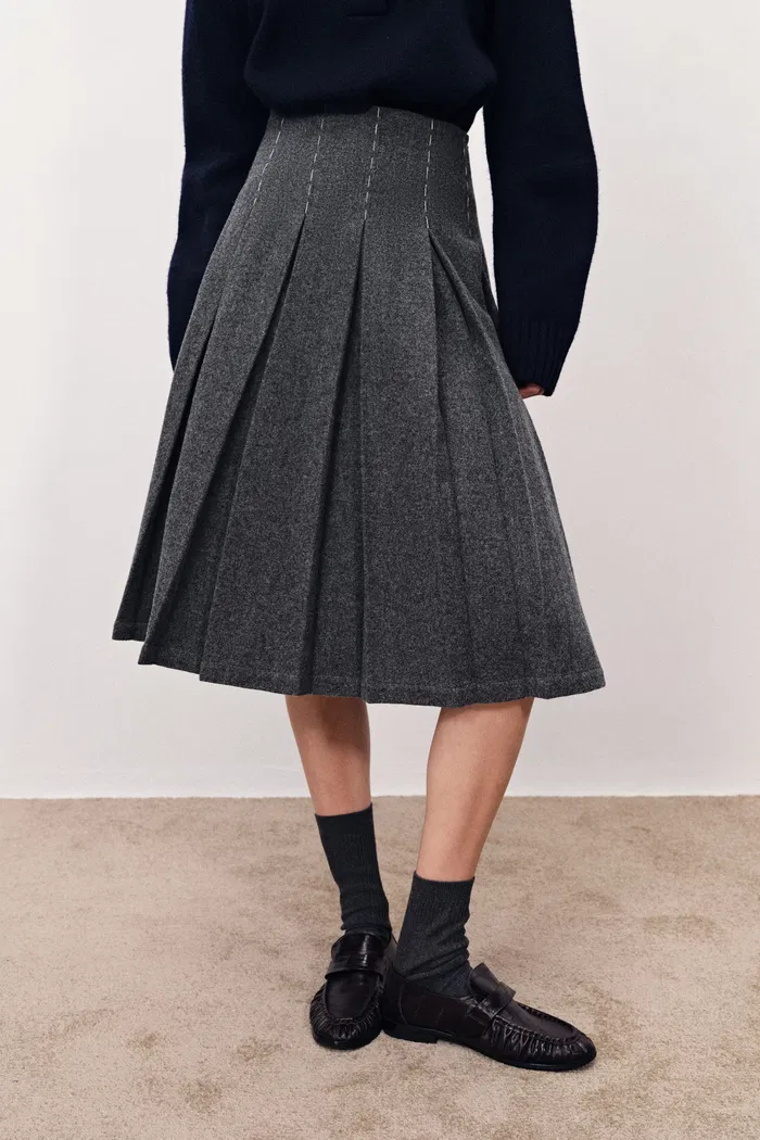 9958-ava-hand-embroidered-pleated-skirt-in-merino-wool-1.webp