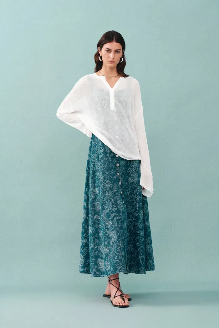 998-tracy-buttoned-blouse-in-tencel-silk-knit-1.webp