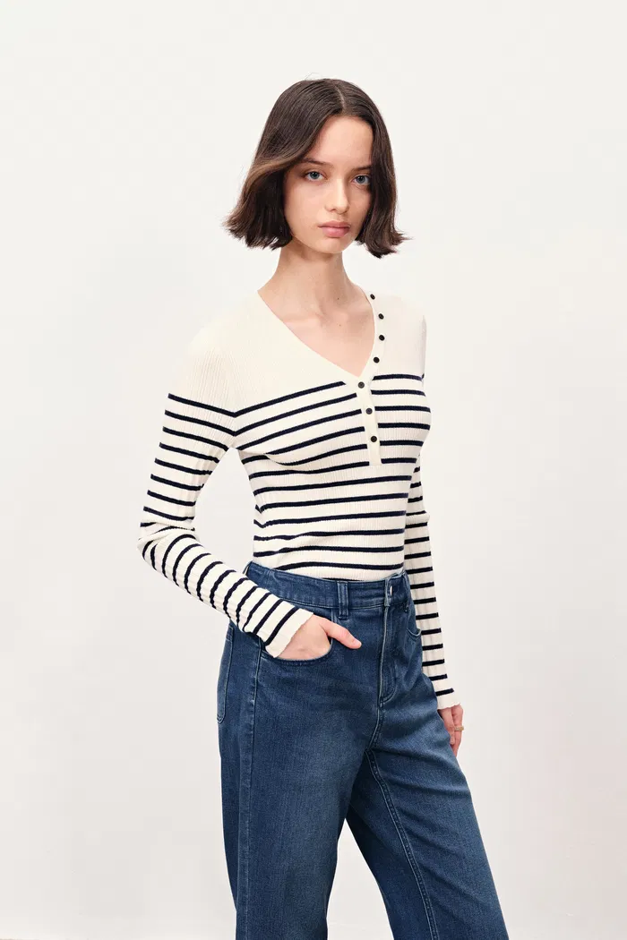 9996-vivi-henley-long-sleeve-top-in-merino-wool-knit-1.webp